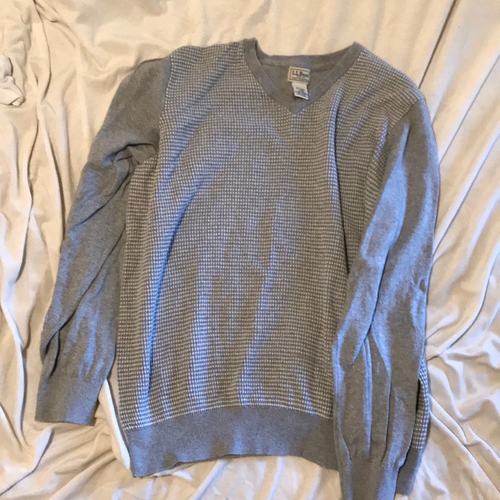 V neck sweater